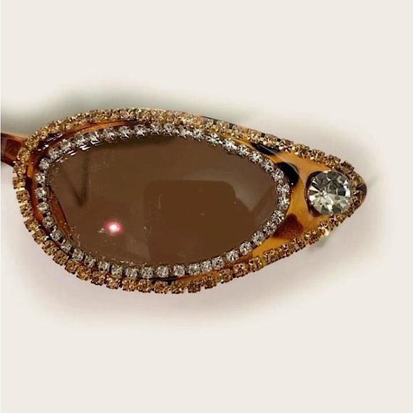 Bling Rhinestone Cat Eye Sunglasses - Picture 3 of 3